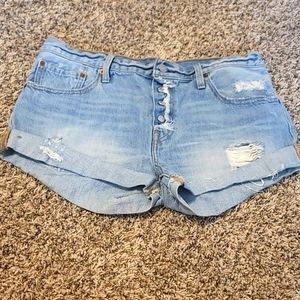 Levi distressed shorts